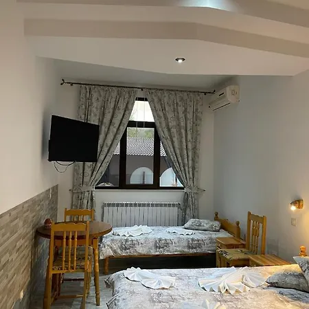 Guesthouse Hitar Petar Gabrovo Exterior photo